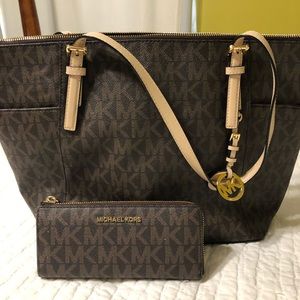 Michael Kors tote bag brown gold hardware